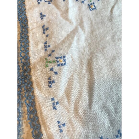 Vintage blue lace and flower cross stitch doilies set of 3 - Picture 6 of 14